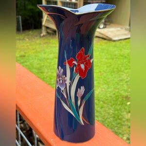Vintage 1960 oriental flower vase . Fine China made in Japan Asian flowers